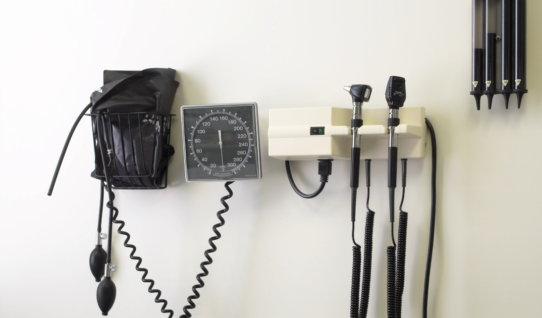 Médicos denunciam falta de ar condicionado em três centros de saúde no Norte